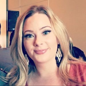 Meet your Posher, Caley